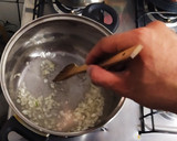 Foto del paso 1 de la receta: Fideo tirabuzón con tuco de Pollo