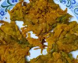 A picture of step 3 of Palak k pakoray.