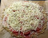 Foto del paso 3 de la receta: Pizza serrana en base de coliflor y avena🍕