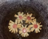 Foto langkah ke 5 dari resep Sosis pangsit bunga.