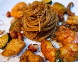 Foto del paso 8 de la receta: Spaguetini, langostinos y sepia con cacahuetes