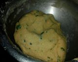 A picture of step 4 of Mix dal laccha paratha.