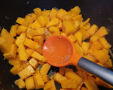 Foto del paso 2 de la receta: Crema de calabaza y castañas