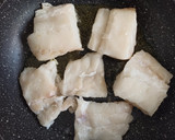 Foto del paso 3 de la receta: Salsa de piquillos sobre bacalao a la plancha