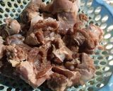 A picture of step 1 of Memoni Mutton Pulao.