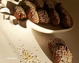 عکس مرحله 4 از دستور کلوچه کنجدی شکلاتی