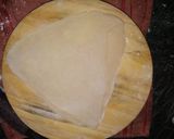 A picture of step 5 of Cheese Paratha.