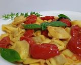 Pas rețetă Tortellini cu brânză și roșii cherry, în sos alb 4 fotografie
