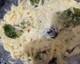 Foto del paso 4 de la receta: Fideos con brócoli, queso y crema