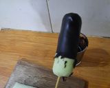 Foto langkah ke 3 dari resep Es Lilin Alpukat Celup Coklat.