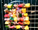 Foto langkah ke 8 dari resep Hawaiian grilled beef kabobs aka sate daging paprika nanas.