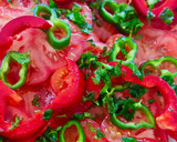 Foto del paso 4 de la receta: Ensalada de tomate de invierno a las hierbas