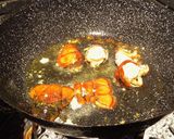 Foto del paso 12 de la receta Paella de bogavante en fuego de leña