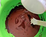 Gambar langkah 2 resipi Kek Coklat Cawan Mama!.