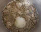 Foto del paso 2 de la receta: Carne de puerco con frijol ayocote