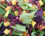 Foto del paso 4 de la receta: Ensalada con granada y mango