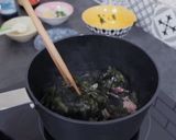 A picture of step 3 of 【Chef Baek Jong Wong Recipe】Korean Beef Seaweed Soup.