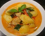 A picture of step 4 of Red Curry with Green Apple.