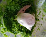 A picture of step 1 of Pea and garden mint mini cupcakes.