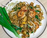 A picture of step 6 of Pad Thai with Shirataki Noodles and Fresh Shrimp.