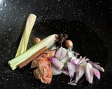 Foto langkah ke 4 dari resep 84. Lontong Kari Sapi.