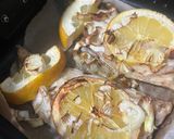Foto del paso 2 de la receta Lubina con limón y cebolla en airfryer | Cena en 12 minutos