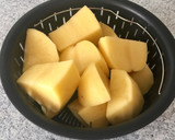 Foto del paso 1 de la receta: Bolitas de patata y jamón