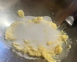 Foto del paso 2 de la receta: Medialunas de manteca