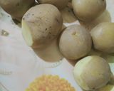 A picture of step 1 of Chicken cheese smashed potatoes.