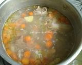 Foto langkah ke 4 dari resep Sup Ayam Bakso Sayuran.