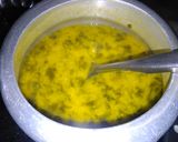 A picture of step 3 of Dal palak.