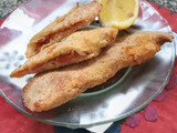 Milanesas de pescado rellenas con morrón ahumado