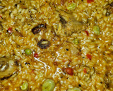 Foto del paso 6 de la receta: Arroz con costillas adobadas con chimichurri, habitas, papada y tocineta