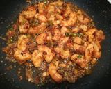 Foto del paso 4 de la receta Tortilla de ajetes con langostinos