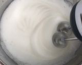Hình bước làm 3 của món Bánh Bông Lan Từ Nồi Cơm Điện