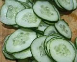 Foto del paso 1 de la receta: Ensalada de pepino viral