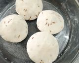 A picture of step 3 of Sago flour namkeen paratha.