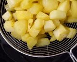Foto langkah ke 1 dari resep Oseng-Oseng Kentang 🥔.