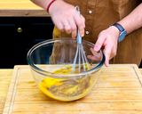 Foto langkah ke 3 dari resep Yoghurt Burnt Cake.