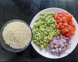 A picture of step 1 of Broad bean seeds rice.