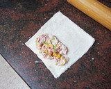 Foto del paso 3 de la receta: Burritos de pan de molde relleno de ensalada