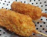 Foto langkah ke 9 dari resep Corndog Mozarella Coklat.