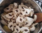 Gombás zöldborsóleves recept fázis 1 fotója