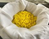 A picture of step 1 of Seasoned Glutinous Rice with Fried Tilapia.