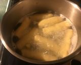 Une image de l'étape 2 de Quenelles alsaciennes à la semoule et sauce tomates.