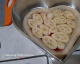 Foto langkah ke 5 dari resep Banana Choco Pizza.
