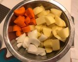 Hình bước làm 2 của món Rau củ kho nấm (vị bò kho) chay