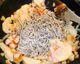 Foto del paso 2 de la receta: Huevos rotos a la marinera