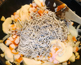 Foto del paso 2 de la receta: Huevos rotos a la marinera