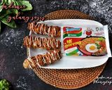 Foto langkah ke 5 dari resep Indomie Gulung Sosis.